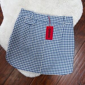 HUGO women's blue houndstooth mini skirt.